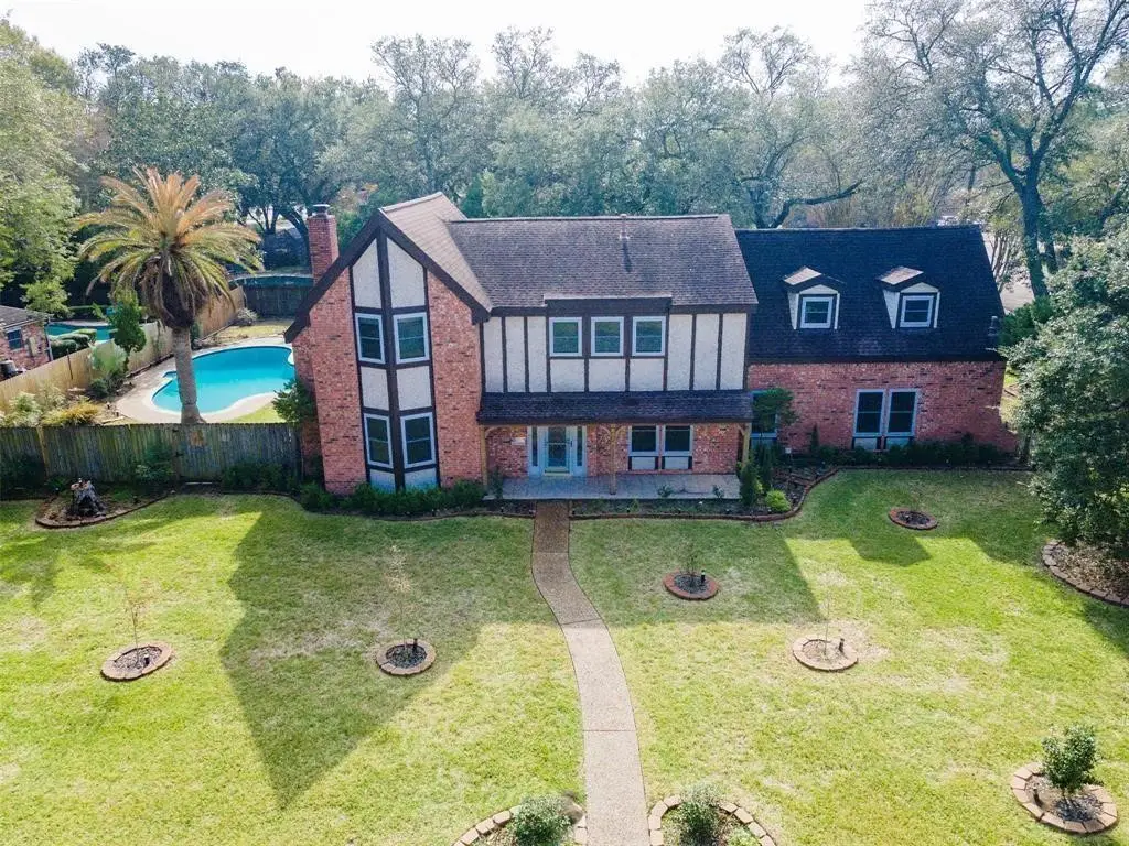 8515 Twelve Oaks Drive, Texas City, TX 77591 - Image #1