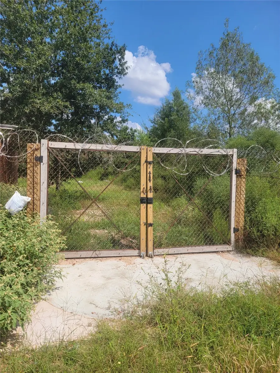 1153 County Road 3556, Cleveland, TX 77327 - Image #3