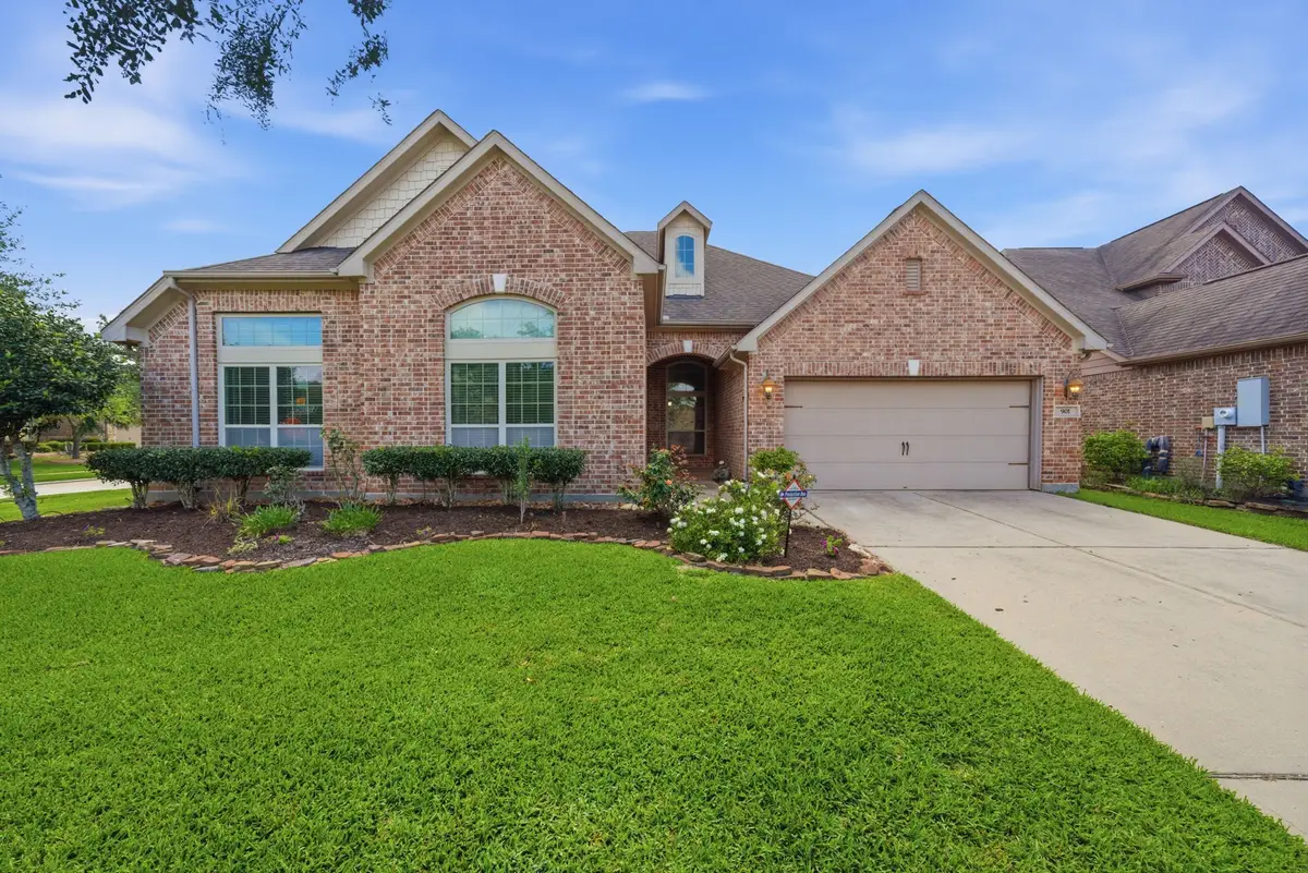 901 Cozy Hollow Court, Friendswood, TX 77546 - #1