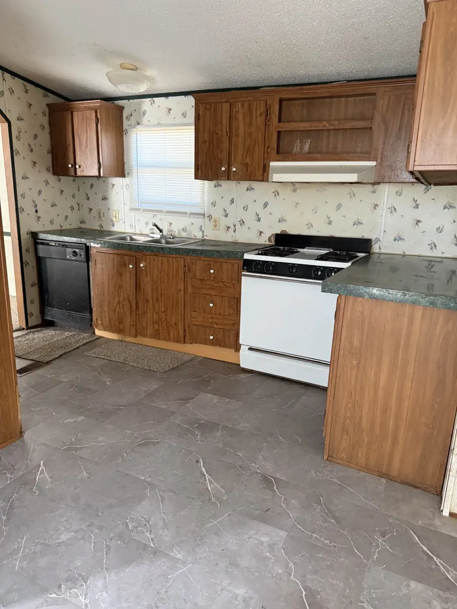 512 Harrison Avenue, Baytown, TX 77520 - #3