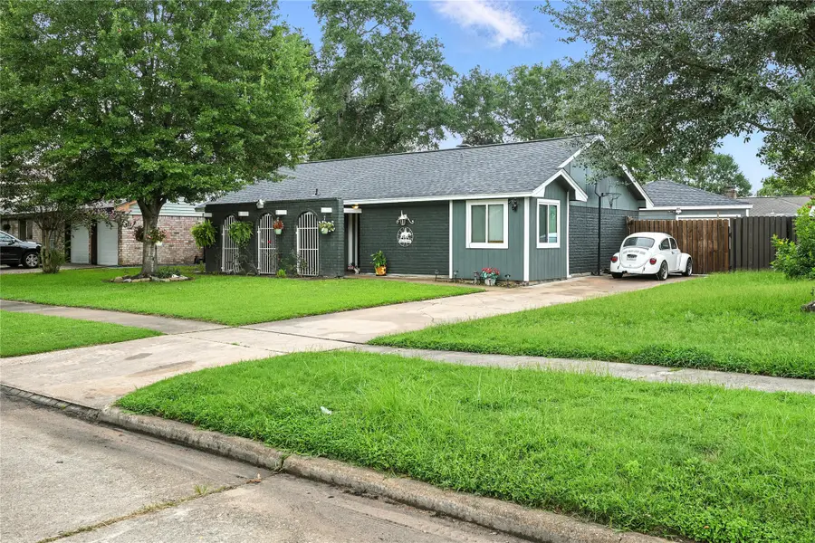 319 Shady Glade Drive, Houston, TX 77090 - Image #2