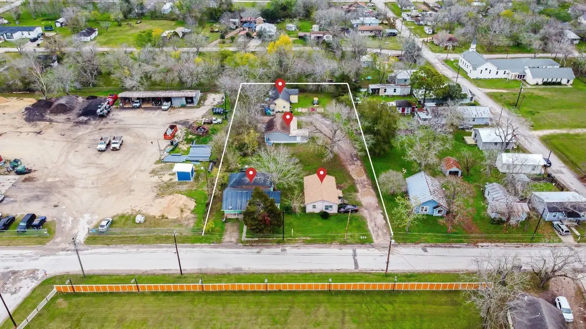 310 N Kleas Street, Edna, TX 77957 - Image #1