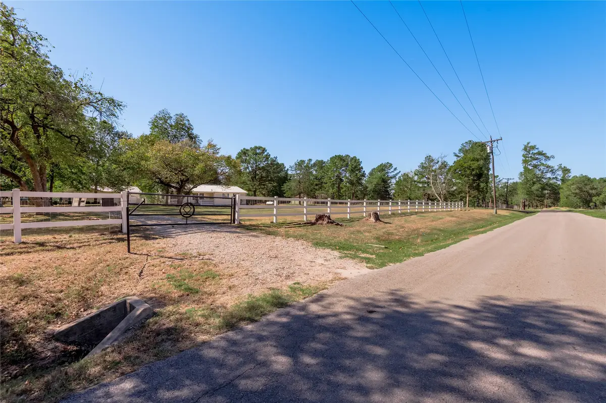 3860 Colita Loop, Livingston, TX 77351 - Image #1