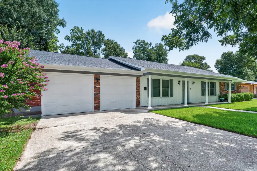 802 W Sterling Street, Baytown, TX 77520 - #3