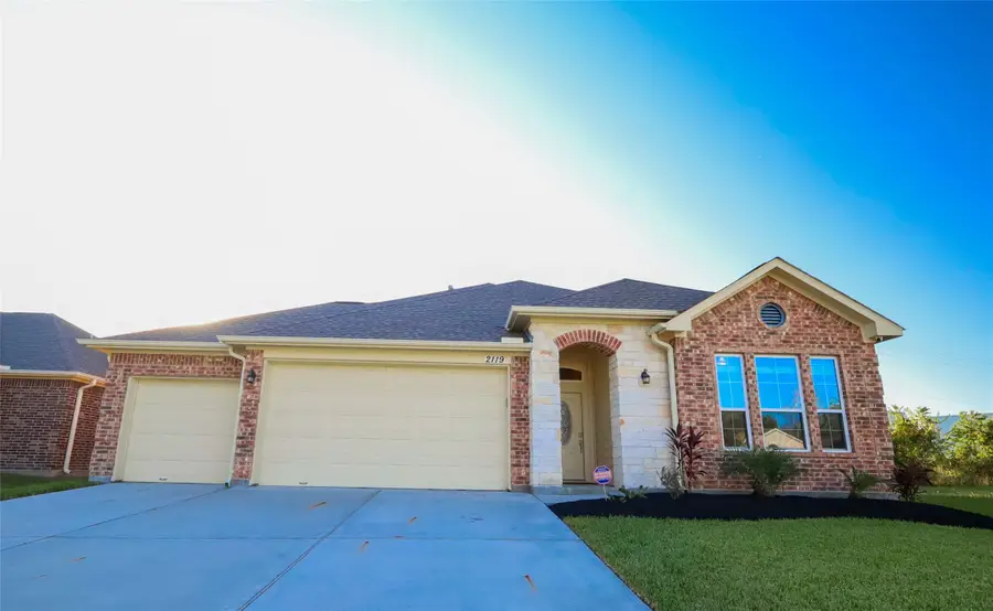 2119 Loc Loma Lane, La Porte, TX 77571 - Image #2