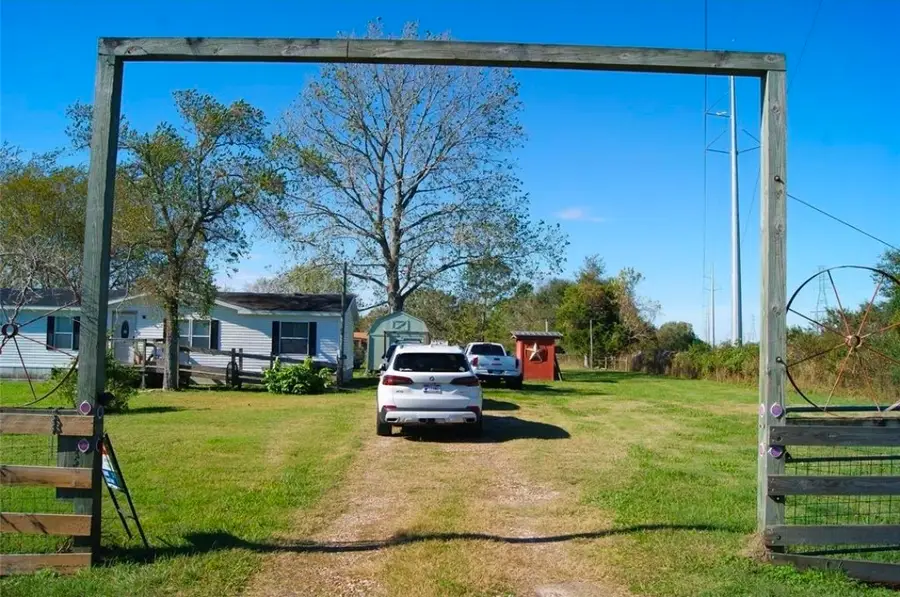 1611 Bunyard Road, Alvin, TX 77511 - #2