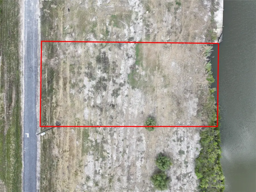 1112 Pennington Street, Gilchrist, TX 77617 - Image #2