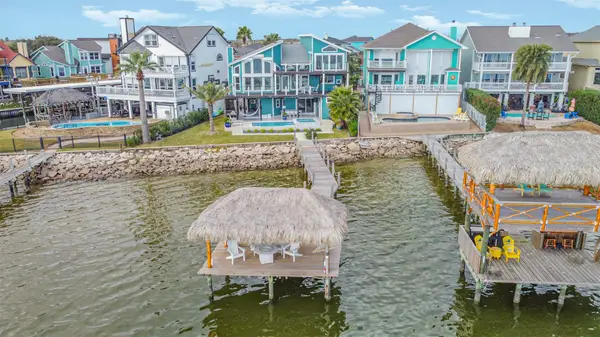 1335 Edwards Drive, Dickinson, TX 77539