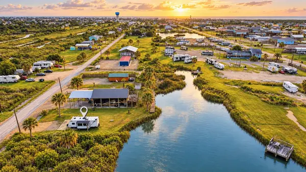 1279 Diamond Road, Crystal Beach, TX 77650