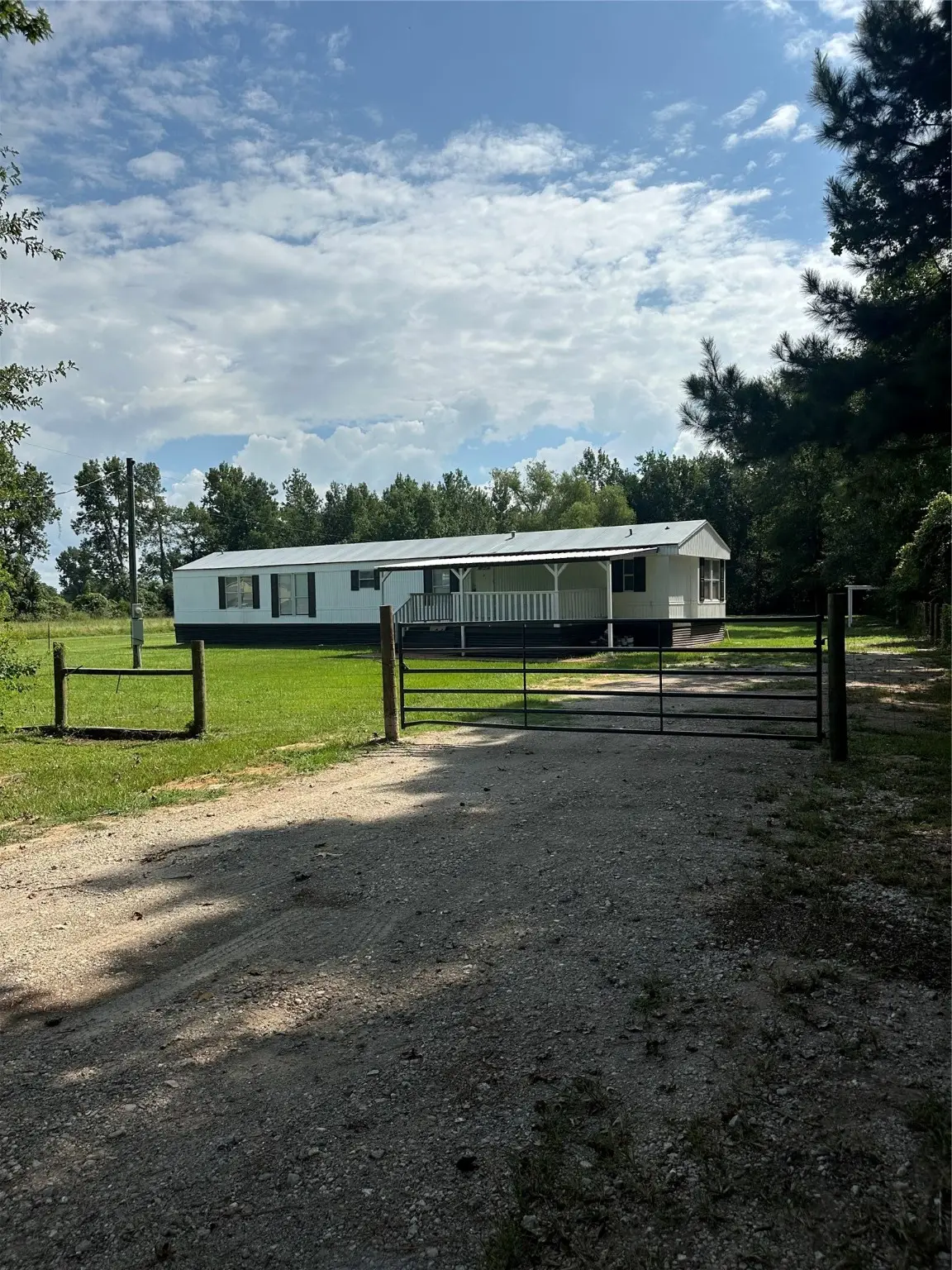 1652 County Road 2060, Hull, TX 77564 - Image #1