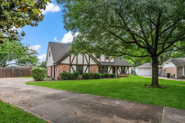 12902 Maxim Drive, Houston, TX 77065