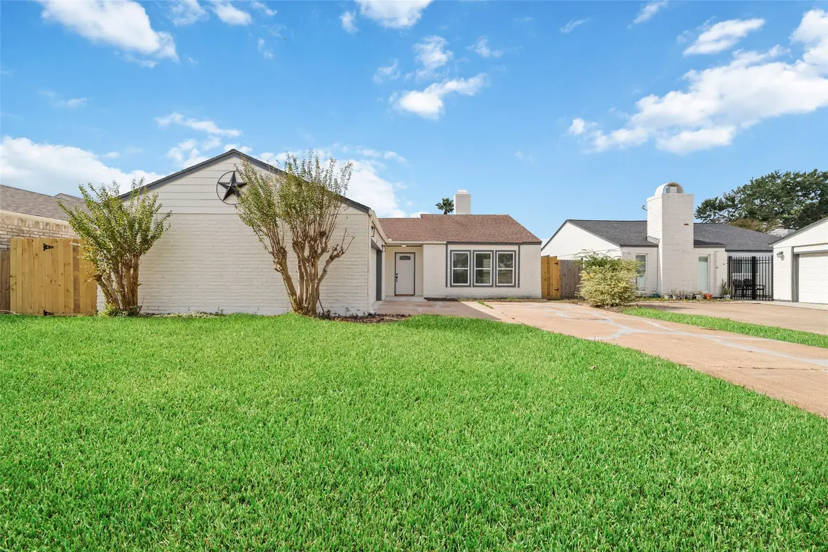 2718 Ashford Oak Drive, Houston, TX 77082 - Image #1