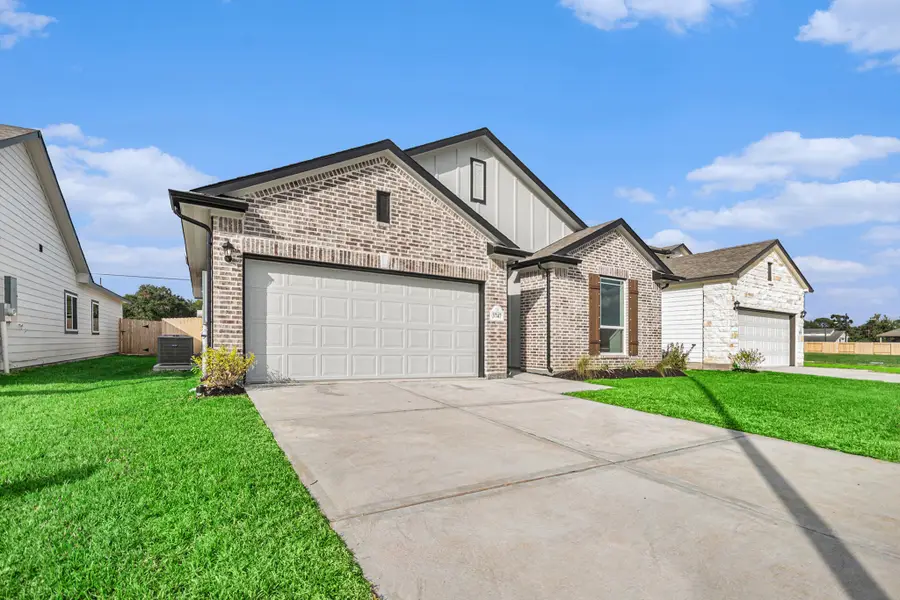 3747 Crawford Street, Bay City, TX 77414 - Image #3