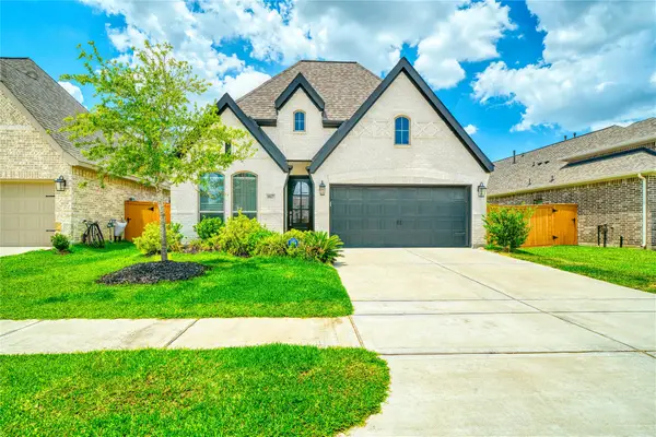 8827 Harbor Pines Drive, Cypress, TX 77433