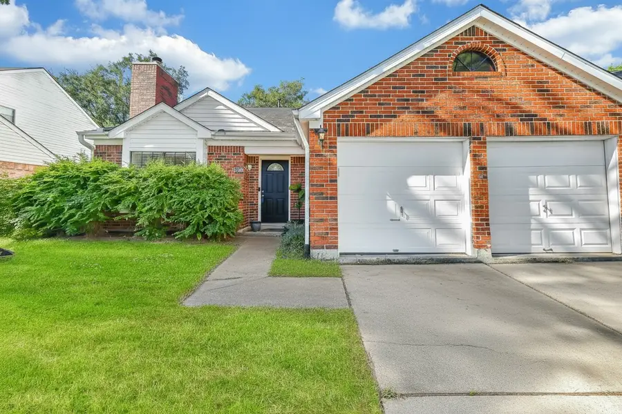 14818 Cobre Valley Drive, Houston, TX 77062 - Image #2