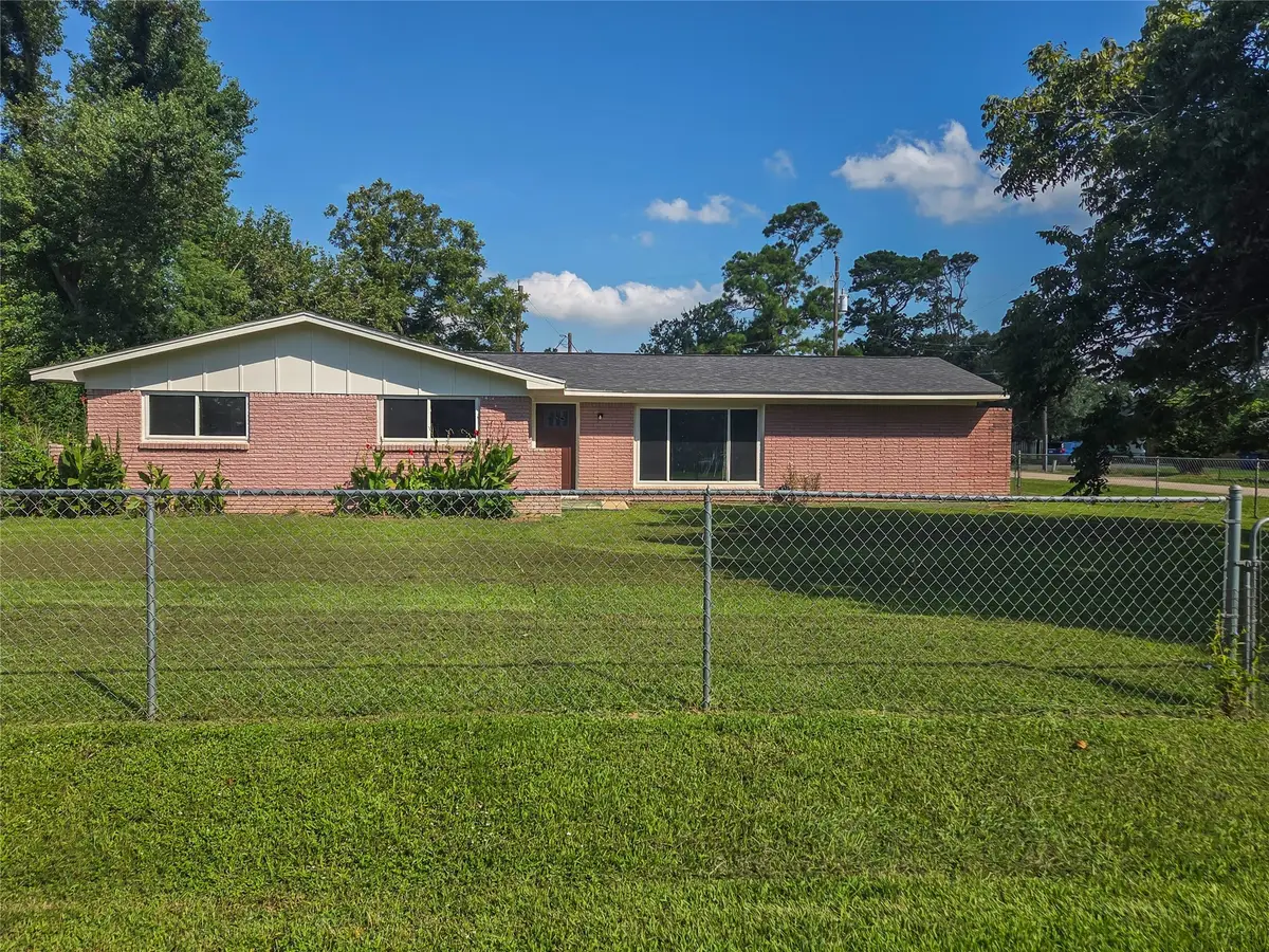 6402 Gaffney Drive, Jones Creek, TX 77541 - Image #1