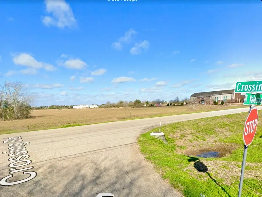 1 North Valderas, Angleton, TX 77515 - Image #3