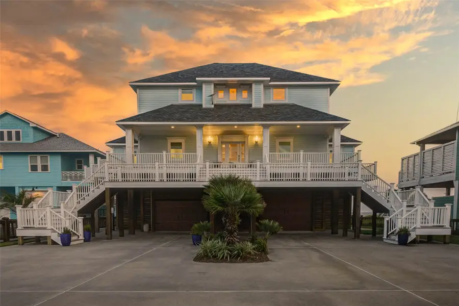 3232 Gulf Castle Drive, Crystal Beach, TX 77650 - Image #2