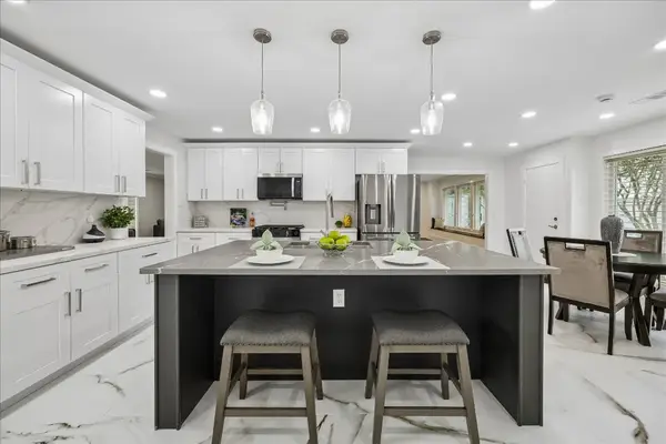 7711 Meadowvale Drive, Houston, TX 77063