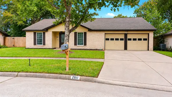 2811 New England Court, Webster, TX 77598
