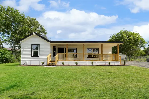3402 W Cedar Bayou Lynchburg Road, Baytown, TX 77521