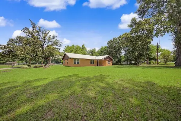 508 Miller Street, Broaddus, TX 75929