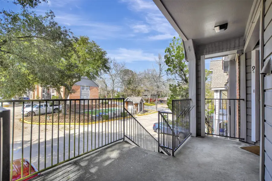 2401 Sycamore Avenue #D9, Huntsville, TX 77340 - #3