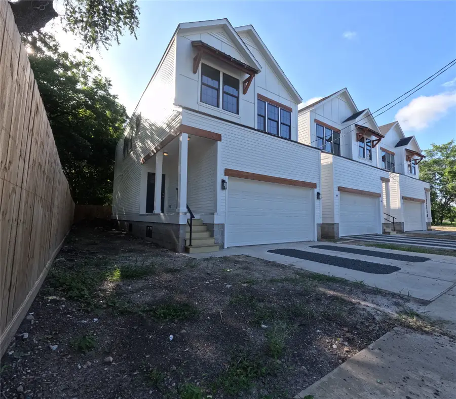 9427 Coffee Street, Houston, TX 77033 - #2