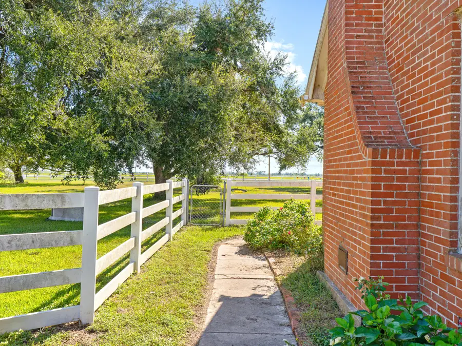 2613 State Highway 60 N, Bay City, TX 77414 - Image #2