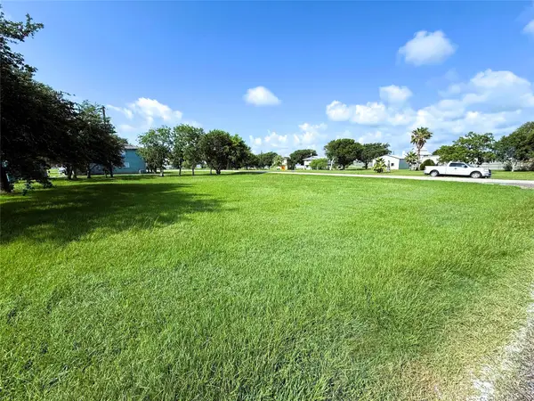 00 Swallow Court, Palacios, TX 77465