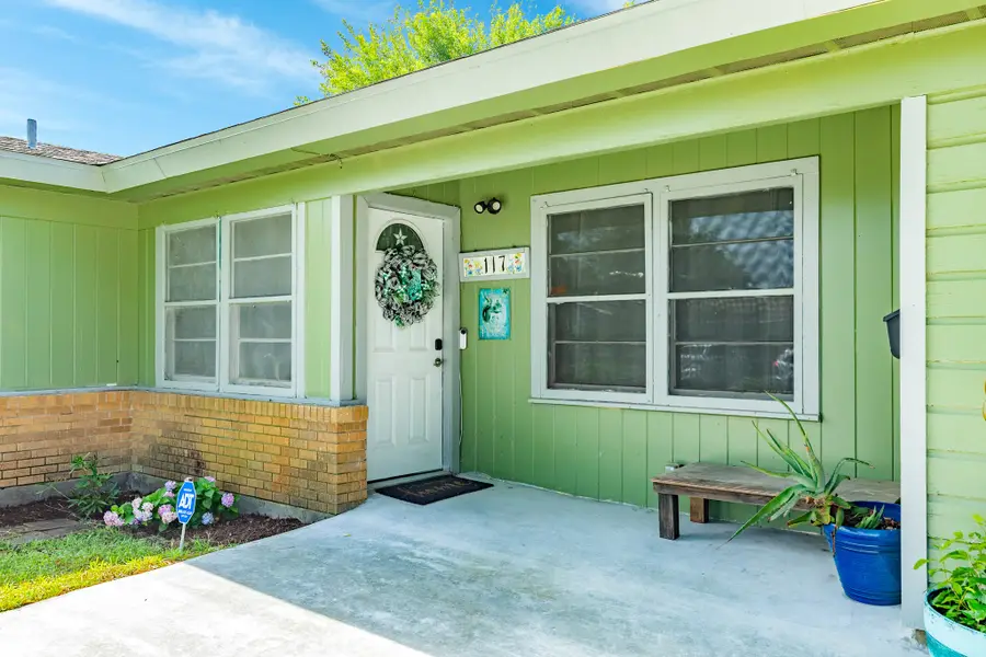 117 Tuna Street, Galveston, TX 77550 - Image #2