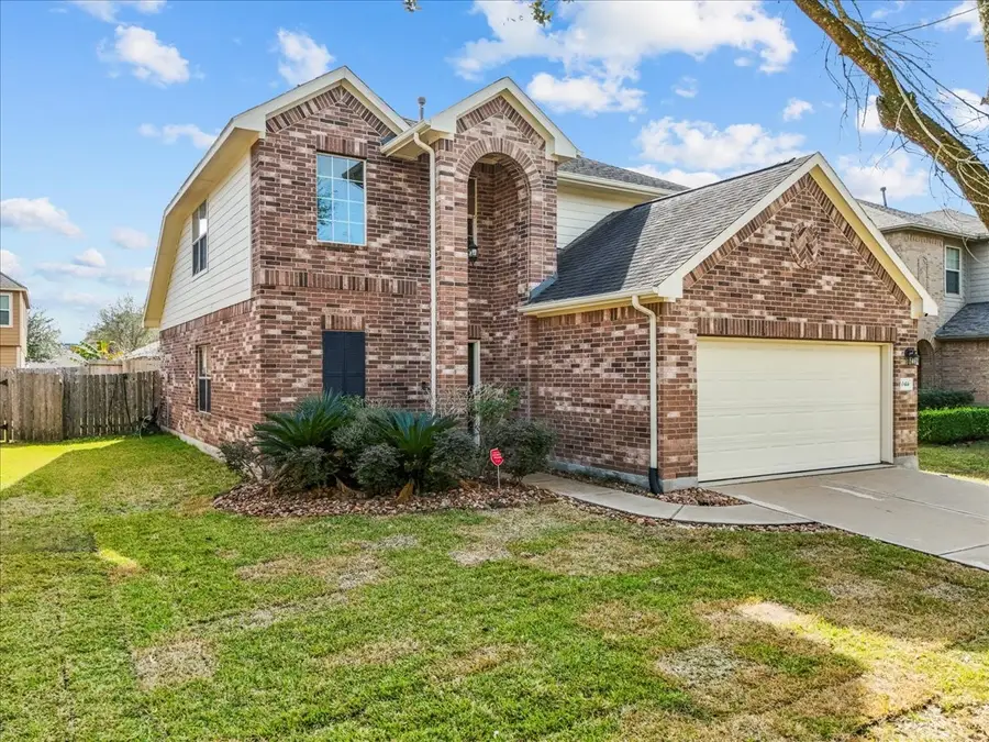 10414 Whisper Bluff Drive, Humble, TX 77396 - Image #2