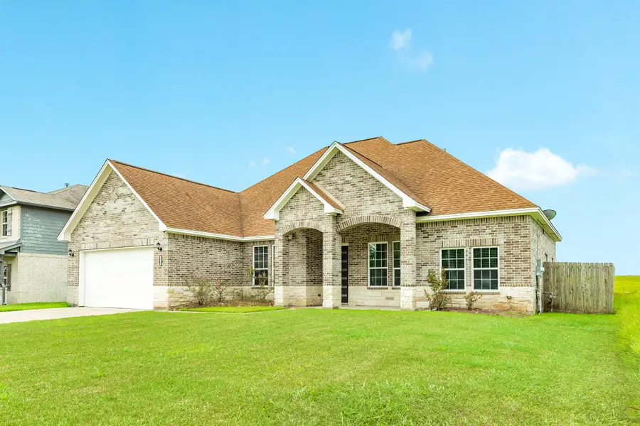 2040 Twin Lakes Boulevard, West Columbia, TX 77486 - #2