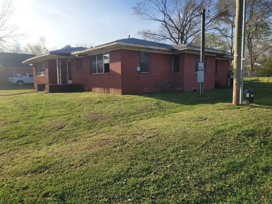 806 E 1st, Hughes Springs, TX 75656 - Image #3