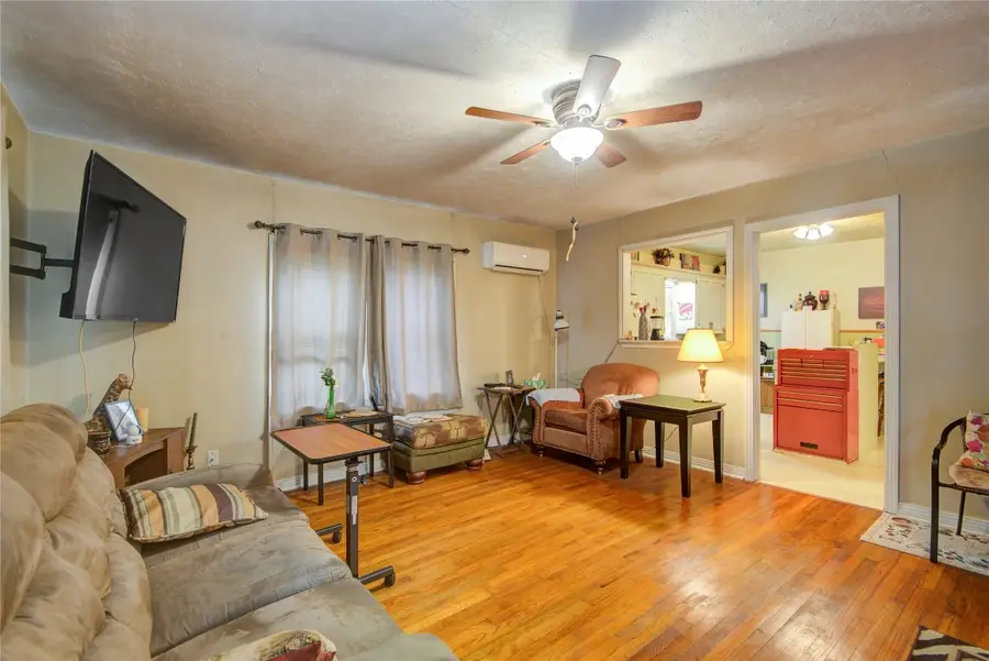 3514 Commerce Street, Damon, TX 77430 - #2