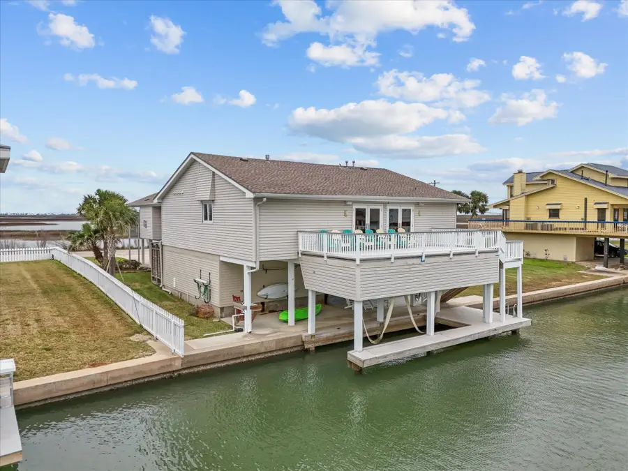 4231 Jolly Roger Road, Jamaica Beach, TX 77554 - Image #3