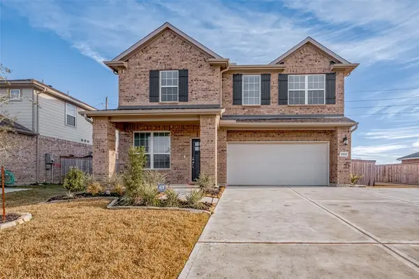 8526 Treetop Heights Drive, Baytown, TX 77523