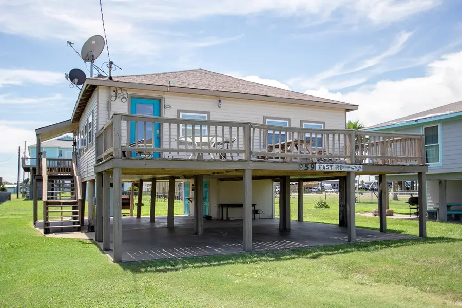 959 S East Road, Crystal Beach, TX 77650 - #2