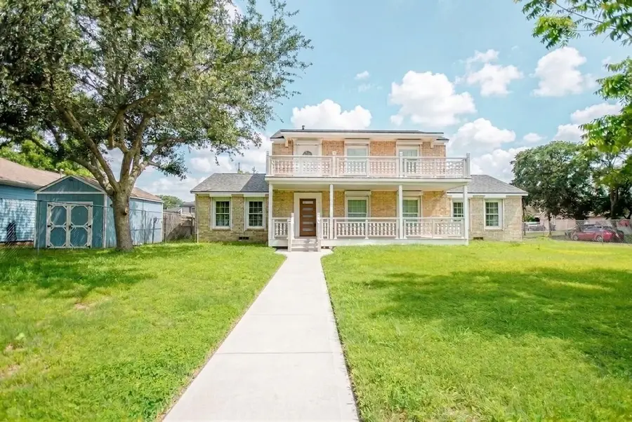 104 12th Avenue N, Texas City, TX 77590 - #3