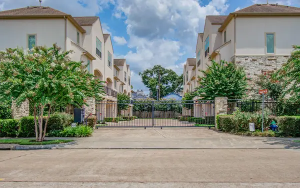 6007 Potomac Park Drive, Houston, TX 77057