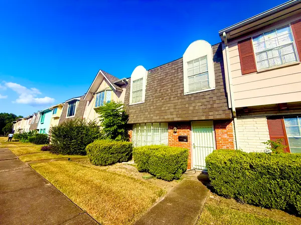 11451 Beechnut St, Houston, TX 77072