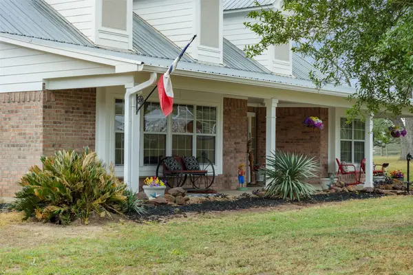 1089 Club Lane, Columbus, TX 78934