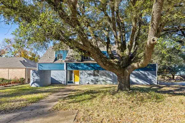 1202 Green Briar Drive, Huntsville, TX 77340