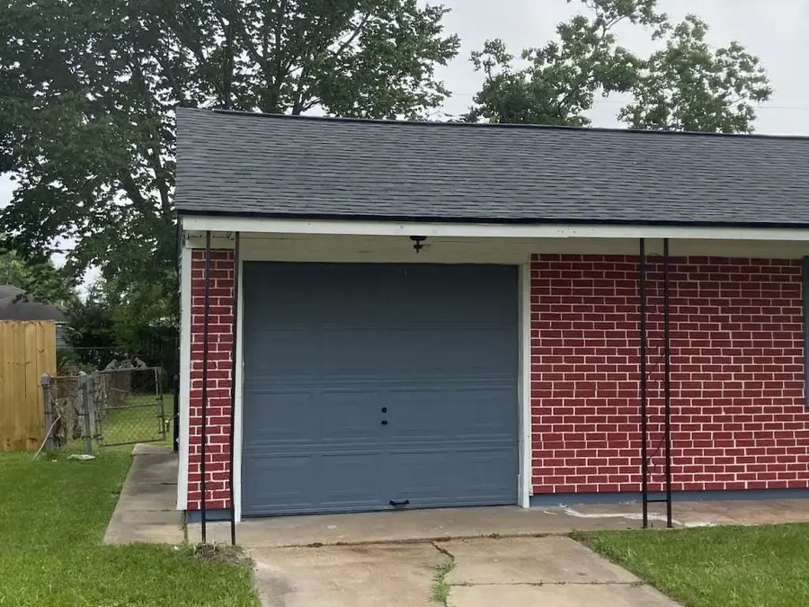 5715 Belmark Street, Houston, TX 77033 - Image #3