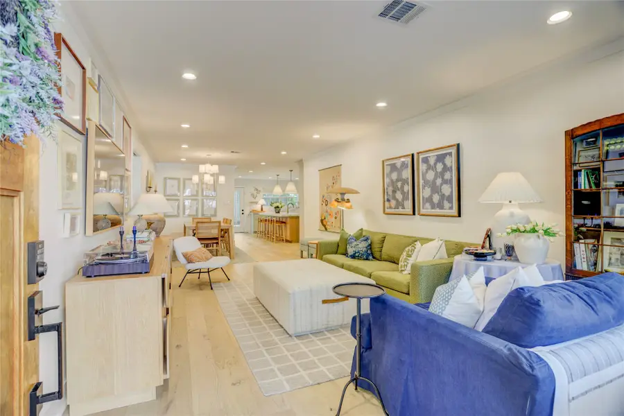1067 W 42nd Street, Houston, TX 77018 - #2