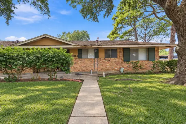 16584 Buccaneer Lane, Houston, TX 77062