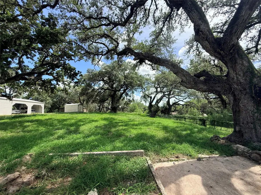 911 Moss Lane, Cuero, TX 77954 - #3