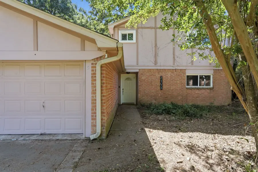 5 W Bigelow Oak Court, The Woodlands, TX 77381 - #2