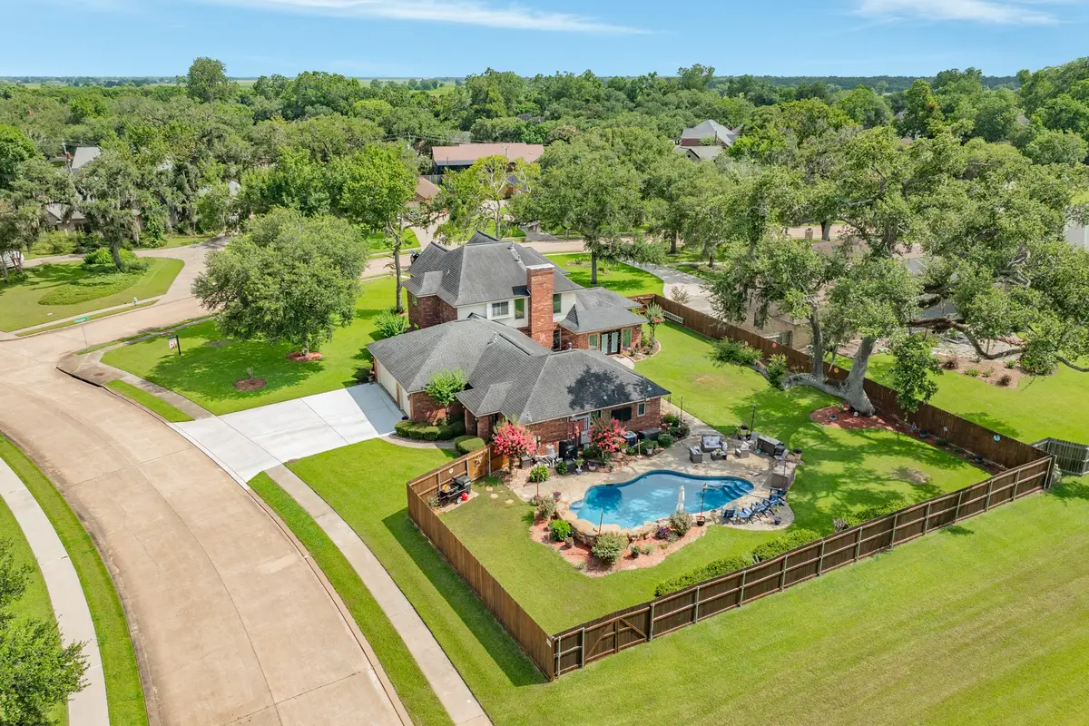 52 Chesswood Court, Lake Jackson, TX 77566 - #1