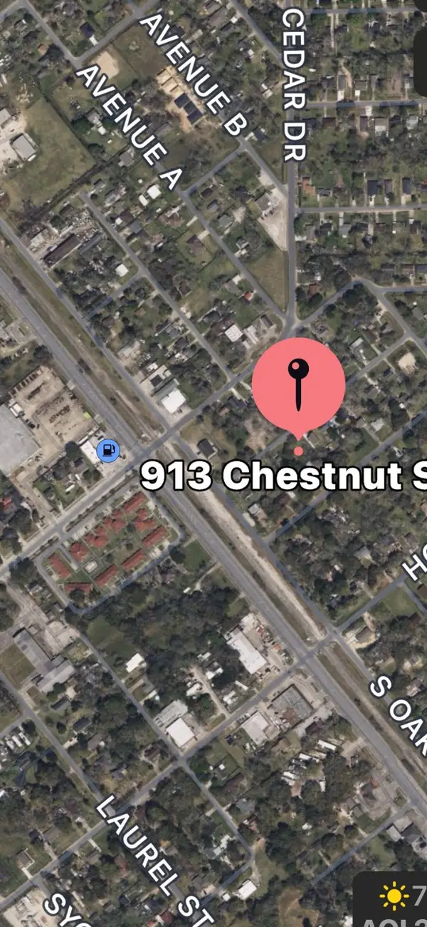 913 Chestnut Street, La Marque, TX 77568